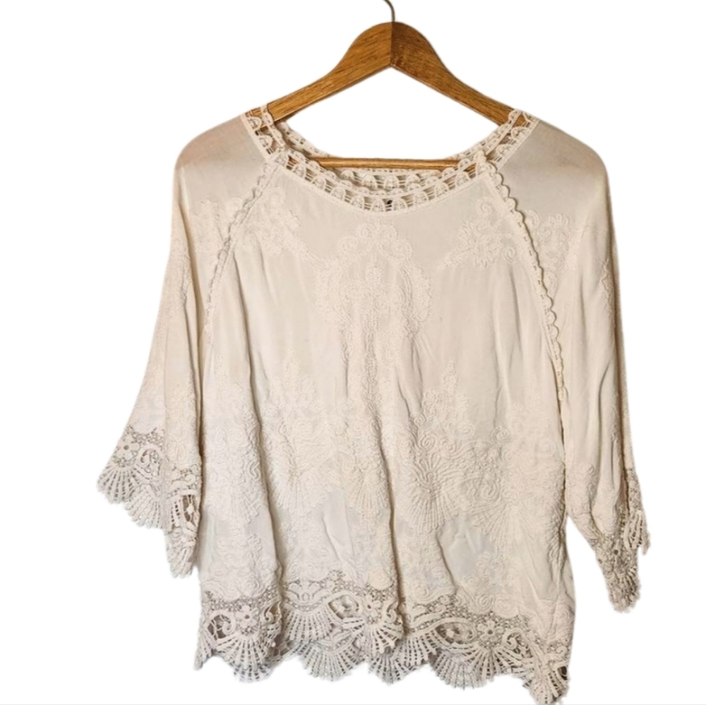 Leo & Nicole Bohemian Embroidery and Lace Top - Size Small White